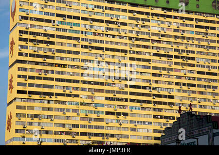 La gente del Parco del complesso in Chinatown, Singapore Foto Stock