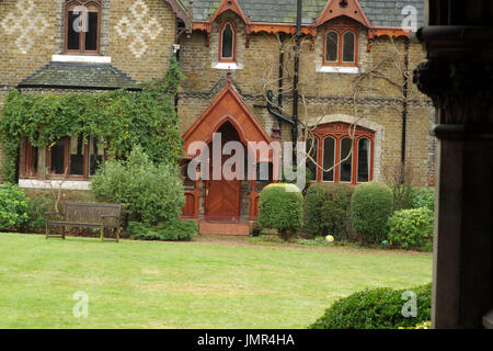 Holly Village, grado 2 elencati in stile gotico di edifici risalenti al 1865, architetto Henry Darybishire, Highgate, Londra, Inghilterra Foto Stock