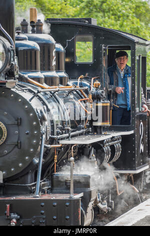 Il Brecon ferrovia di montagna (gallese: Rheilffordd Mynydd Brycheiniog) è un 1 ft 113⁄4 in (603 mm) a scartamento ridotto ferroviario turistico che corre attraverso il Brecon Beacons lungo tutta la lunghezza del serbatoio Pontsticill e salita Foto Stock