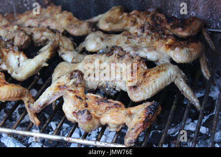 Panini alla griglia con carbone - Sardegna Foto Stock