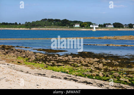 Spiaggia di La Trinite sur Mer in Francia nel dipartimento di Morbihan, in Bretagna nel nord-ovest della Francia Foto Stock