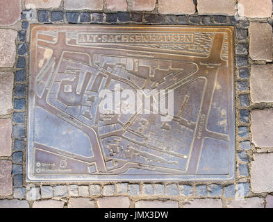 Placca di metallo mappa della città che mostra le strade di Francoforte il cosiddetto  sidro-quartiere , Sachsenhausen, farnkfurt am main, Germania Foto Stock