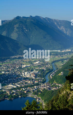 Lago Traunsee, città di Ebensee dalla montagna Kleiner Sonnstein, Ebensee am Traunsee, Salzkammergut, Oberösterreich, Austria superiore, Austria Foto Stock