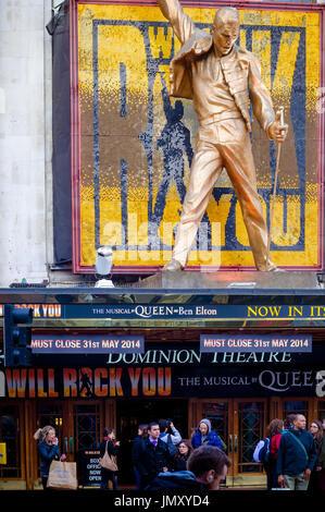 Ultimi giorni del famoso musical , abbiamo weill rock you, ha suonato presso il Dominion Theatre, Londra. Foto Stock