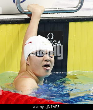 Budapest. 28 Luglio, 2017. Della Cina di Shi Jinglin reagisce dopo la donna 200m a rana nuoto evento al XVII Campionati del Mondo di nuoto FINA a Budapest, in Ungheria il 28 luglio 2017. Shi Jinglin ha vinto la medaglia di bronzo con 2:21.93. Credito: Ding Xu/Xinhua/Alamy Live News Foto Stock