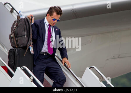 Ronkonkoma, New York, Stati Uniti d'America. 28 Luglio, 2017. Di recente nominato White House Communications Director, Anthony Scaramucci, approda Air Force One in Ronkonkoma, NY, Venerdì, 28 luglio 2017. Credito: Michael Candelori/Alamy Live News Foto Stock