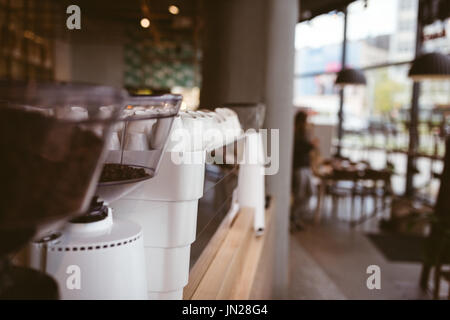 Interno del moderno Cafe' counter Foto Stock