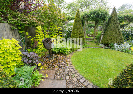 Il giardino rigenerati a Barnsdale Gardens dove il compianto Geoff Hamilton girato "giardinieri mondo' per la BBC nr, Oakham Rutland, England, Regno Unito Foto Stock