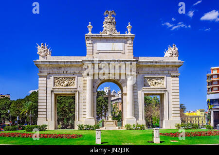 Puerta del mar, sea gate nella città di Valencia, Spagna, Europa Foto Stock