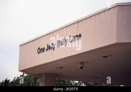 Digital Signage la lettura di uno Jelly Belly Lane alla Jelly Belly Candy Company nella factory di Fairfield, California, 7 giugno 2017. Foto Stock