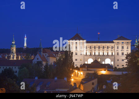 Palazzo Czernin, Praga - 21 Luglio: Czernin Palazzo su Piazza Loreto dopo scuro sulla luglio 21, 2017 a Piazza Loreto, Hradcany, Praga. La barocca più grande Foto Stock