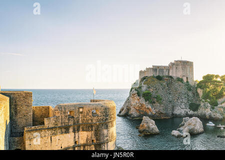 Fort Lovrijenac e mare Adriatico, a Dubrovnik, in Croazia Foto Stock