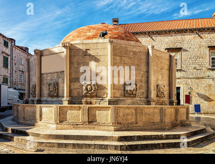 Grande Onofrio la fontana della piazza di Stradun Street nella città vecchia di Dubrovnik, Croazia Foto Stock