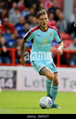 Burnley Jeff Hendrick durante la pre-stagione corrisponde alla massa della città di Nottingham. Foto Stock