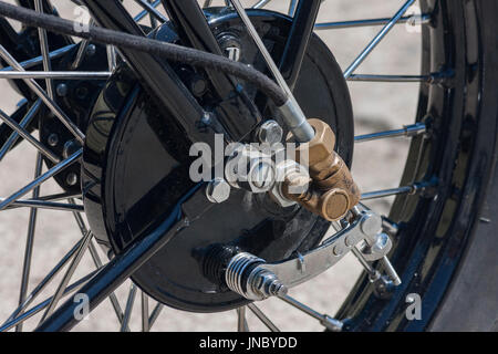 Freno ruota anteriore nella vecchia motocicletta vintage Foto Stock