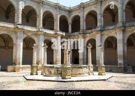 Cortile, Museo de las Culturas de Oaxaca, Museo delle Culture Oaxacan, ex convento, Oaxaca, Messico Foto Stock