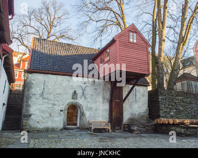 Magazzini storico sul bryggen wharf, Bergen, Norvegia, Scandinavia, Europa Foto Stock