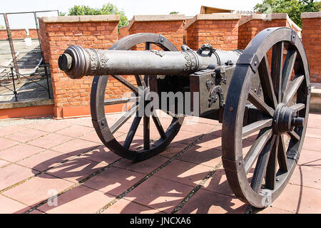 Cannon nel tumulo di Kosciuszko a Cracovia (Polonia) Foto Stock