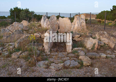 Vista della Ca Na Costa megalitico Sito nel Parco Naturale di Ses Salines in Formentera (Isole Baleari, Spagna) Foto Stock