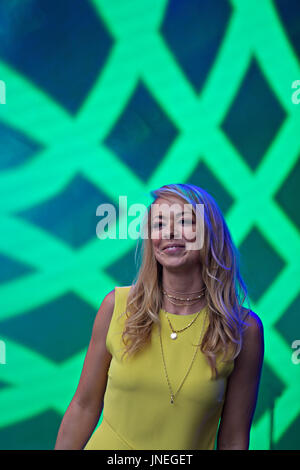 Liverpool, Regno Unito. 29 Luglio, 2017. Atomic Kitten esibirsi sul palco a Liverpool presso il Liverpool Pride weekend. Credito: ken biggs/Alamy Live News Foto Stock