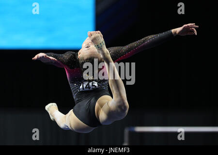 Luglio 29, 2016: Mailie ginnasta O'Keefe compete nella junior concorso al 2017 U.S. Classic presso il Centro Sears in Hoffman Estates, IL. Melissa J. Perenson/CSM Foto Stock