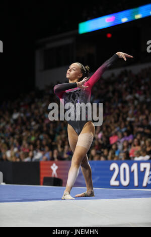 Luglio 29, 2016: Mailie ginnasta O'Keefe compete nella junior concorso al 2017 U.S. Classic presso il Centro Sears in Hoffman Estates, IL. Melissa J. Perenson/CSM Foto Stock