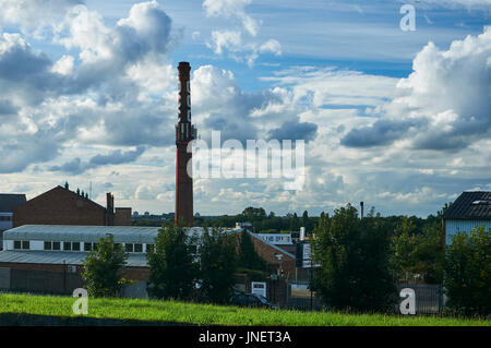 Harringay, a nord di Londra, Regno Unito. Il 30 luglio, 2017. Insolite formazioni di nubi nel tardo pomeriggio nei cieli sopra di Harringay, a nord di Londra, UK Credit: Richard Barnes/Alamy Live News Foto Stock