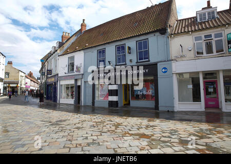 Beverley, Regno Unito. Il 30 luglio, 2017. Blue Skies over Beverley Dopo forti piogge Credito: Keith Larby/Alamy Live News Foto Stock