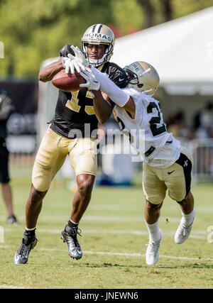 Metairie, Louisiana, Stati Uniti d'America. Il 30 luglio, 2017. New Orleans Saints wide receiver Michael Thomas (13) ha la palla abbattuto da New Orleans Saints cornerback Marshon Lattimore (23) durante il New Orleans Saints training camp tenuto presso la Ochsner Sport Performance Centre di Metairie, LA. Stephen Lew/CSM Credito: Cal Sport Media/Alamy Live News Foto Stock