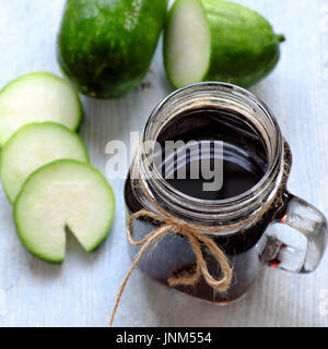 Antipiretico per bevanda calda giornata, cera gourd tè, un popolare bevande al Vietnam, succosa dal melone che un bene per la salute Foto Stock