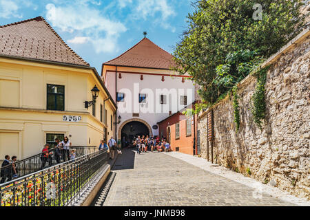 La porta di pietra (Kamenita vrata) è l'ultimo residuo town gate. Si trova nella città alta (Gornji Grad) di Zagabria, Croazia, Europa Foto Stock