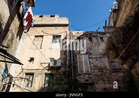 Backyard nelle strade di Tripoli, Libano Foto Stock