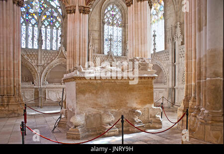 BATALHA, Portogallo - 30 Aprile 2012: il sarcofago di re Giovanni I fondatori" Cappella di Santa Maria della Vittoria nel convento, primo Pantheon reale in Portogallo Foto Stock