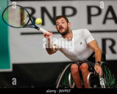 Namur, Belgio. Il 30 luglio, 2017. Heath Davidson (AUS) restituisce la sfera durante il suo gran finale contro David Wagner (USA) al trentesimo belga sedia a rotelle aperto il torneo di tennis su 30/07/2017 a Namur (TC Géronsart). © Frédéric de Laminne Foto Stock