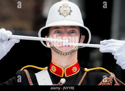 Edinburgh, Regno Unito. 31 lug 2017. Jason Morris della Royal Marine Band il Royal Edinburgh Tattoo militare rivela una serie di atti internazionali per celebrare questo anno la Splash di Tartan - Scozia di agosto la stravaganza ritorna con una linea stellare fino del mondo migliori esecutori di militari del Royal Edinburgh Tattoo militare è impostato per celebrare, svelando una linea stellare di atti a scendere sul capitale della Scozia per il 2017 mostrano oggi (lunedì, 31 luglio). Credito: IAN GEORGESON/Alamy Live News Foto Stock