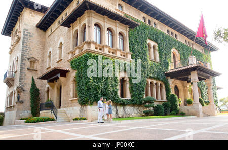 Palma de Mallorca, Spanien. 31 Luglio, 2017. Il re Felipe, Regina Letizia, Principessa Leonor e la Principessa Sofia di Spagna al Palazzo Marivent su Mallorca, il 31 agosto 2017, creando per i media durante l'estate holliday foto: Albert Nieboer/Paesi Bassi OUT/point de vue fuori Foto: Albert Nieboer/RoyalPress/dpa/Alamy Live News Foto Stock