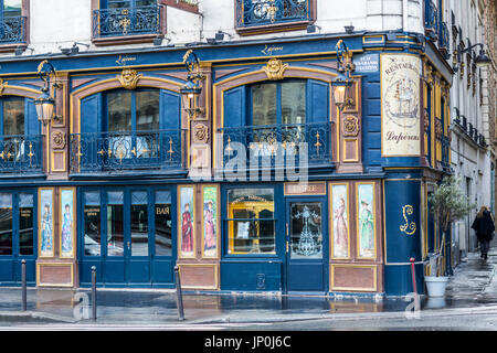 Parigi, Francia - 2 Marzo 2016: esterne dello storico ristorante Laperouse sul Quai Des Grands Augustins sulla sponda sinistra tra Pont Neuf e Pont Saint-Michel di Parigi. Foto Stock