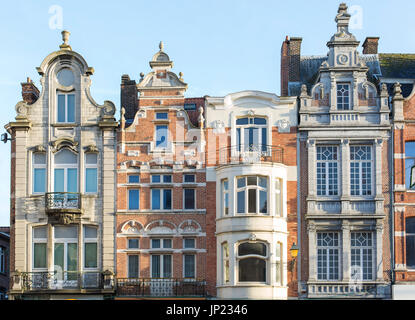 Mechelen, Belgio - 14 dicembre 2013: le case delle corporazioni nella piazza principale di Mechelen, Belgio Foto Stock