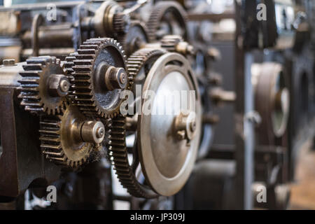 Alcune delle macchine in esposizione presso il Museo del Patrimonio Industriale in Bradford, West Yorkshire. Foto Stock