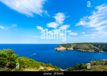 La piccola baia di Cala Montgo, Costa Brava, Spagna Foto Stock