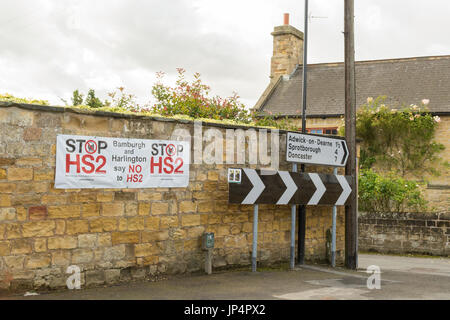 Arrestare HS2 campagna di manifesti nel South Yorkshire villaggio di Barnburgh, Doncaster Foto Stock