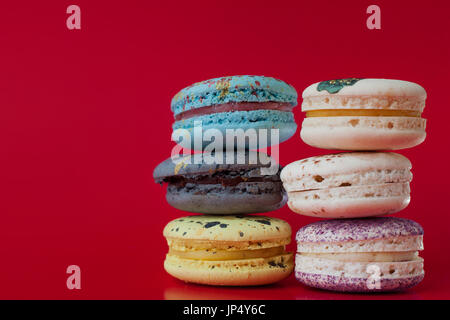 Molte belle macarons, sei diversi sapori Foto Stock