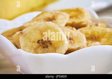 In casa banana chips (essiccato fritte e fette di banana) Foto Stock