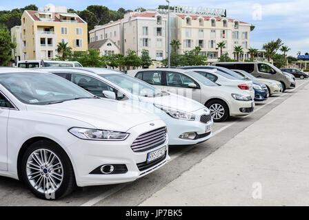 Parcheggio della città di Makarska, Croazia. Foto Stock