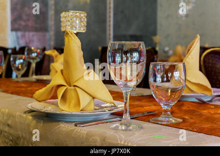 Tabella di nozze impostato per una cena raffinata o un altro evento di catering Foto Stock