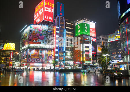 Tokyo, Giappone - quartiere di Shinjuku notte Foto Stock