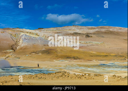 Námafjall Hverir geotermal area, Islanda Foto Stock