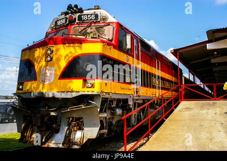 Canale di Panama locomotore ferroviario vista frontale a Panama City stazione ferroviaria Foto Stock