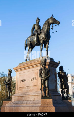 Inghilterra, London, Westminster, Hyde Park Corner, Statua del Duca di Wellington a cavallo Foto Stock