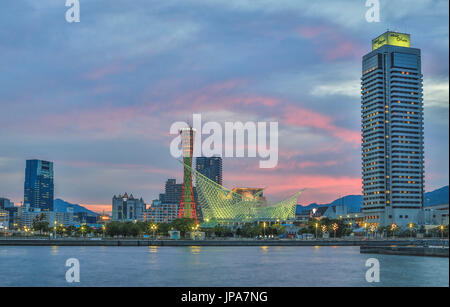 Giappone, città di Kobe Kobe Port Skyline, Kobe la torre Foto Stock